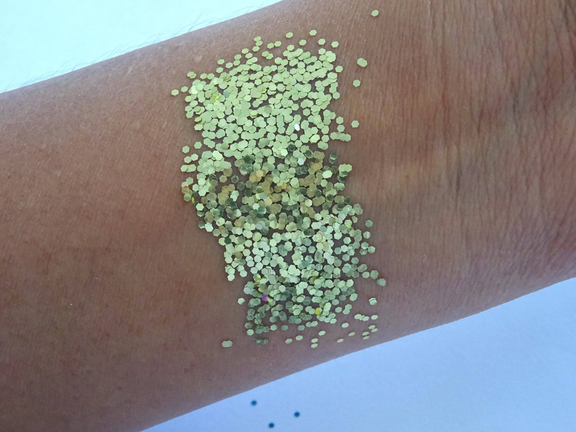 Eco Glitter Metallic Gold M-Bioabbaubarer Kosmetik Glitzer - Gesicht &amp; Haar Make-up Schminkfarbe